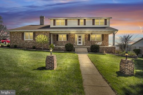 3031 Raylight Dr, YORK, PA, 17402-9227 | Card Image