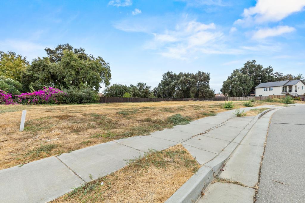 Land in Knights Landing 2