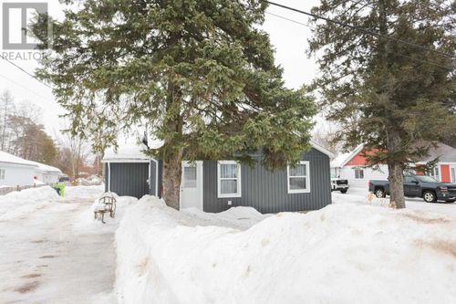 85 Glenwood Ave, Sault Ste Marie, ON, P6A4T8 | Card Image