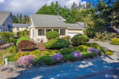 5632 Lenz Place, House other with 2 bedrooms, 1 bathrooms and 2 parking in Langley WA | Image 1