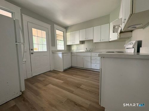 170-170-174 Liberty St, Middletown, CT, 06457-2661 | Card Image