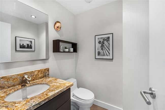 APT-207 - 1131 Alta Loma Rd, Condo with 1 bedrooms, 2 bathrooms and 1 parking in West Hollywood CA | Image 13