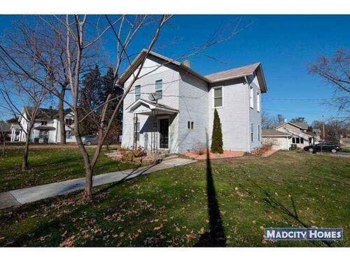 424 College Street, Milton, WI, 53563 | Card Image
