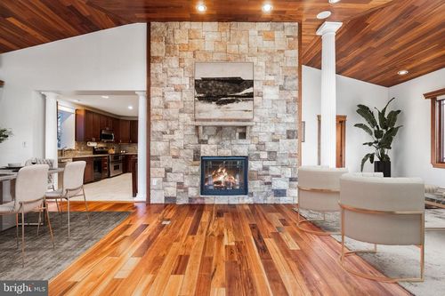 3951 Massachusetts Ave Nw, WASHINGTON, DC, 20016-5104 | Card Image