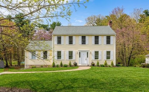 10 Dawn St, Salem, NH, 03079-3230 | Card Image