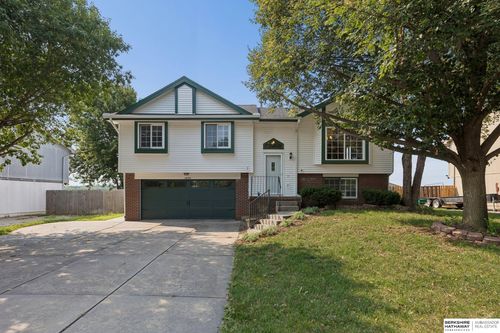 1609 Savannah Dr, Papillion, NE, 68133-2817 | Card Image