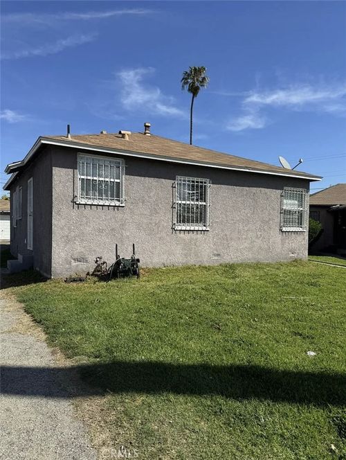 713 E Cocoa St, Compton, CA, 90221-3805 | Card Image