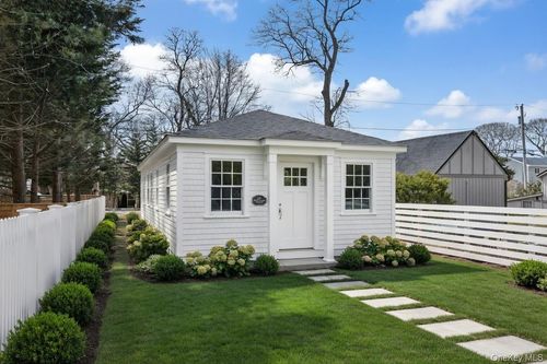 24 Maidstone Park Rd, East Hampton, NY, 11937-1233 | Card Image