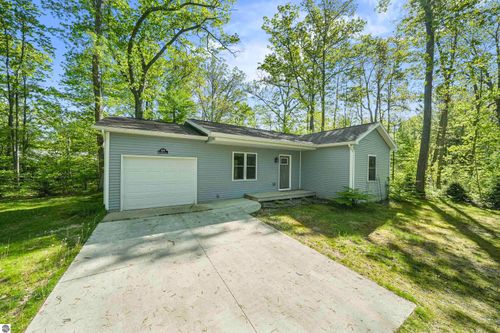 8788 Cedar Ridge Ln, Fife Lake, MI, 49633 | Card Image