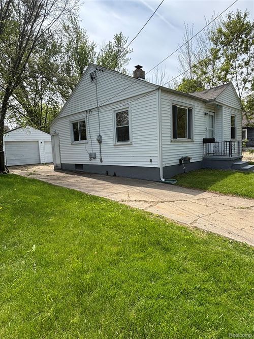 2717 Gibson St, Flint, MI, 48503-3042 | Card Image