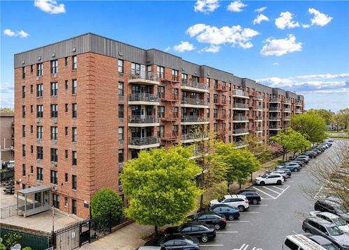 322-2800 Coyle St, Brooklyn, NY, 11235-1734 | Card Image