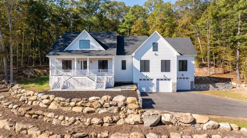 23 Lords Meadow Ln, Old Lyme, CT, 06371-1355 | Card Image