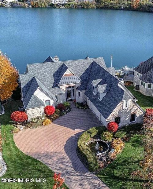 3209 Deep Water Ln, Maumee, OH, 43537-9589 | Card Image