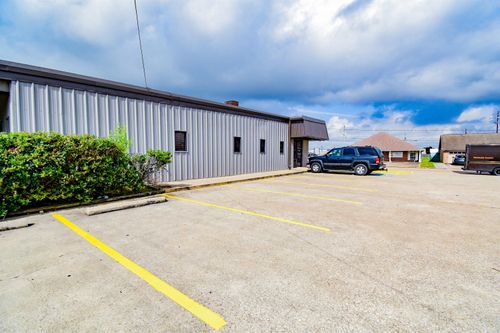 3133 Saba Ln, Port Neches, TX, 77651-5421 | Card Image