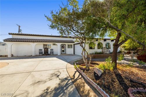 3152 Sundown Dr, Las Vegas, NV, 89169-2545 | Card Image