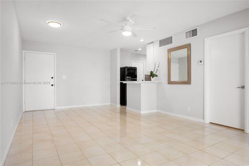 apt-104-3040 Ne 16th Ave, Oakland Park, FL, 33334-5219 | Card Image
