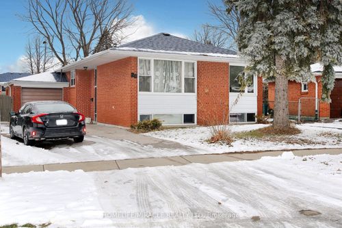 26 Fermoy Rd, Scarborough, ON, M1M3J4 | Card Image