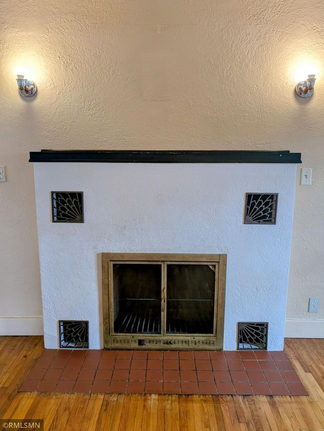 Wood burning fireplace | Image 7