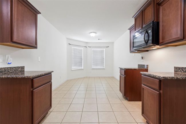 Kitchen | Image 8