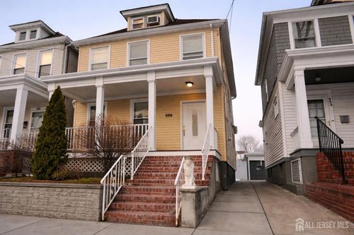 556 Compton Ave, Perth Amboy, NJ, 08861-3007 | Card Image