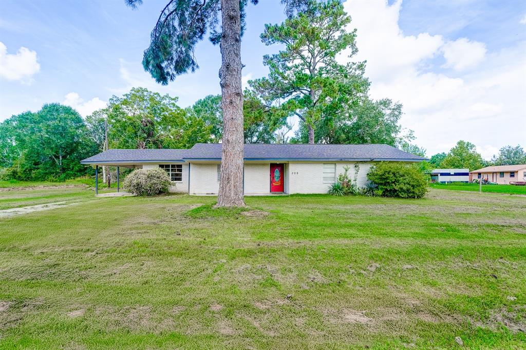 Johnson St, Liberty, TX 77575