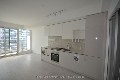 3906-master-898 Portage Parkway, Vaughan, ON, L4K0J6 | Card Image