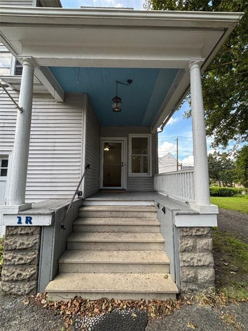 40 E Main St, Avon, NY, 14414-1453 | Card Image
