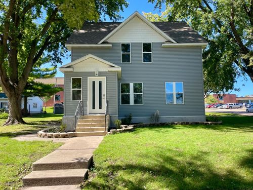 104 S Park Ave, Springfield, MN, 56087-1414 | Card Image