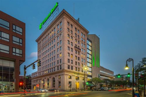 apt-802-875 Elm St, Manchester, NH, 03101-2125 | Card Image