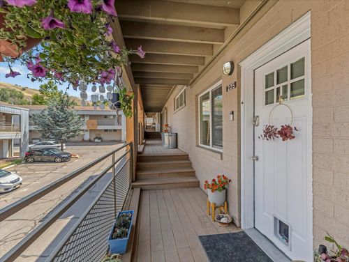 apt-225-650 N 300 W, Salt Lake City, UT, 84103-1377 | Card Image