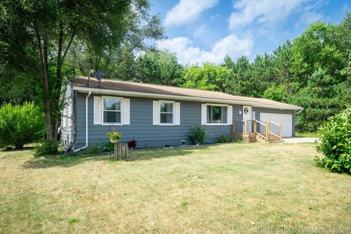 745 Flat River Dr, Lowell, MI, 49331-9601 | Card Image