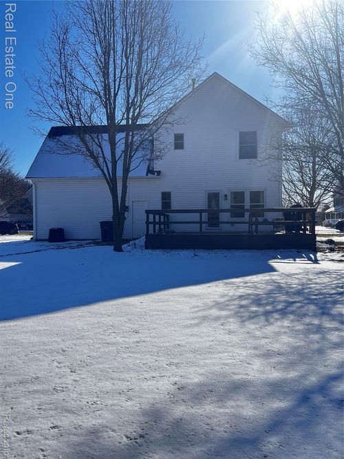 9410 Maple Run Ct, Pinckney, MI, 48169-9492 | Card Image