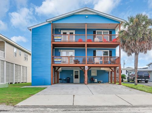 206 30th Ave N, North Myrtle Beach, SC, 29582-1803 | Card Image