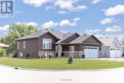 107 Chatfield Dr, Home with 3 bedrooms, 3 bathrooms and null parking in Sault Ste. Marie ON | Image 1