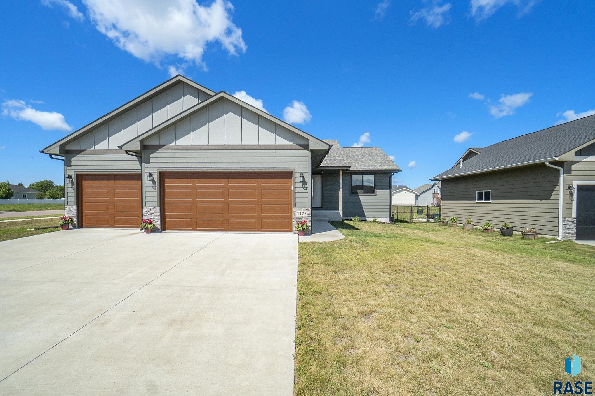 Cyber Ct, Madison, SD 57042