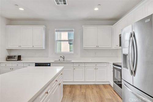 911 E 3rd St, Santa Ana, CA, 92701-4906 | Card Image