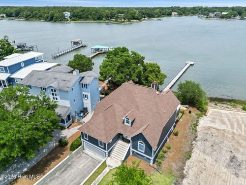 915 Chadwick Shores Dr, Sneads Ferry, NC, 28460-9213 | Card Image
