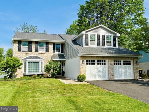 879 Village Cir, Blue Bell, PA, 19422-1644 | Card Image
