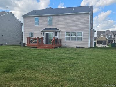 9164 Creekway Drive, Home with 3 bedrooms, 2 bathrooms and null parking in Ypsilanti MI | Image 2