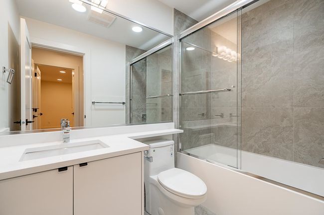 8386 14 Th Ave, Home with 5 bedrooms, 5 bathrooms and 3 parking in Burnaby BC | Image 30