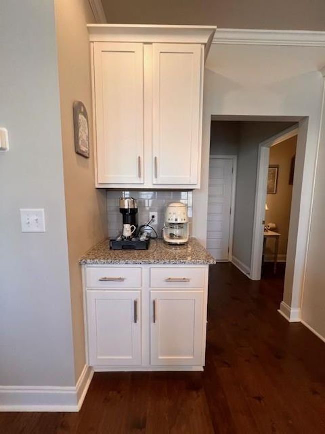 1935 Manor Pointe Dr, Condo with 3 bedrooms, 3 bathrooms and null parking in Cumming GA | Image 11