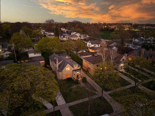 2536 N 81st St, WAUWATOSA, WI, 53213-1015 | Card Image