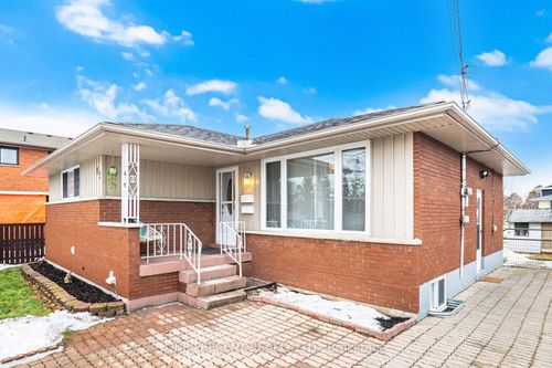 85 Kenora Ave, Hamilton, ON, L8E1C3 | Card Image