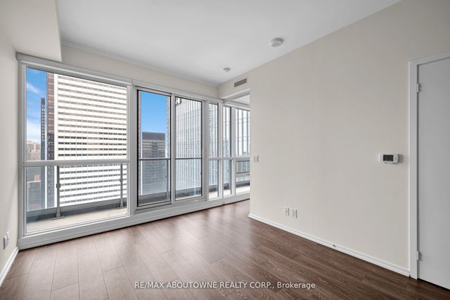 5210 - 70 Temperance St, Condo with 1 bedrooms, 1 bathrooms and null parking in Toronto ON | Image 15
