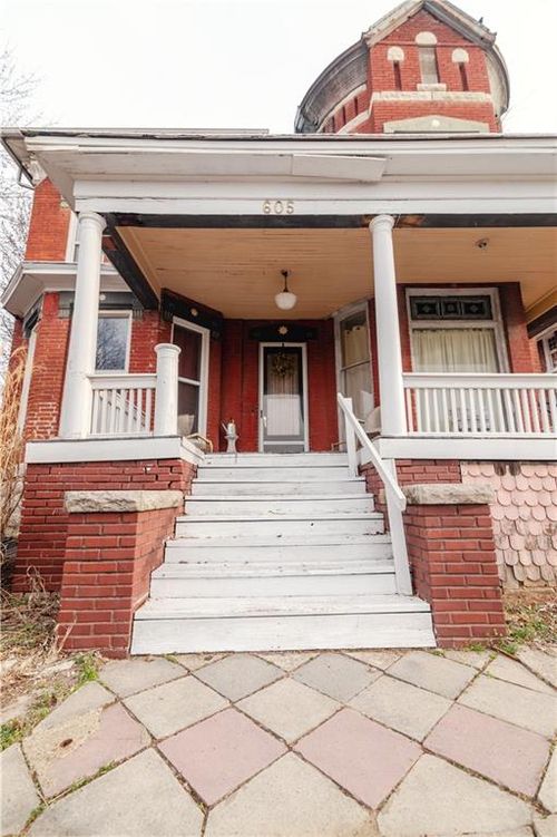 605 Atchison St, Atchison, KS, 66002-2443 | Card Image