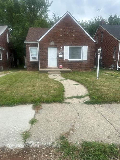 11544 Kennebec St, Detroit, MI, 48205-5203 | Card Image