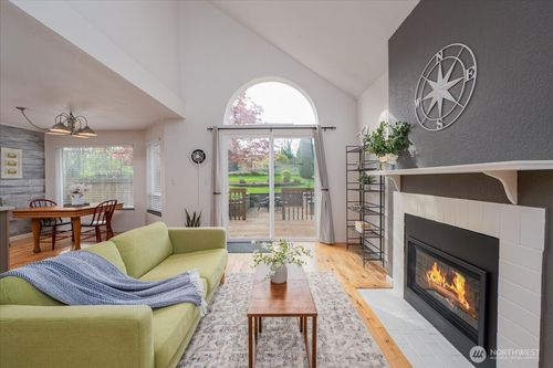 b-19906 28th Ave W, Lynnwood, WA, 98036-6911 | Card Image