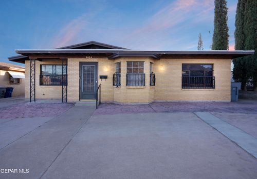 3034 Monroe Ave, El Paso, TX, 79930-4004 | Card Image