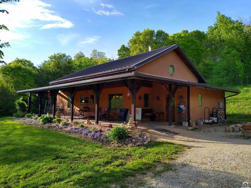 3395 Buck Creek Rd, Oskaloosa, KS, 66066-4084 | Card Image