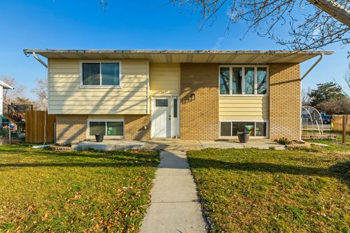 3847 S Majestic Way, Magna, UT, 84044-2672 | Card Image